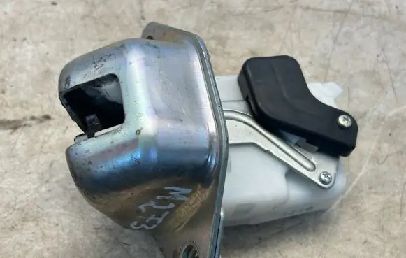 Subaru Legacy Loading door lock 