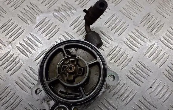 Toyota Yaris Vacuum pump