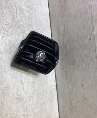 Mini Clubman F54 Dash center air vent grill 9305679