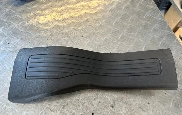 Ford Explorer Rear sill trim cover BB537813245 BB537813245AEW 7813245