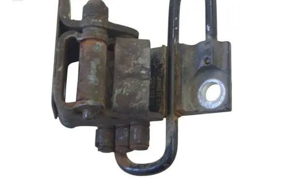 Volkswagen PASSAT B7 Front door lower hinge 3C8831412C
