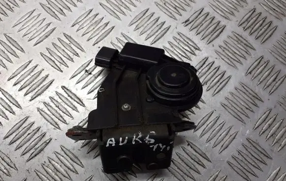 Toyota Auris 150 Tailgate exterior lock 