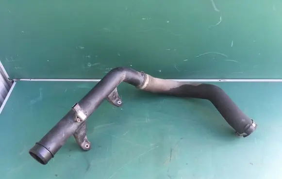 Intercooler hose/pipe