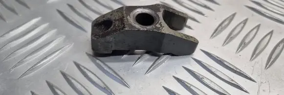 Audi 100 S4 C4 Fuel Injector clamp holder 
