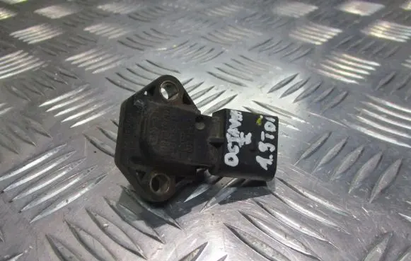 Skoda Octavia Mk1 (1U) Air pressure sensor 038906051