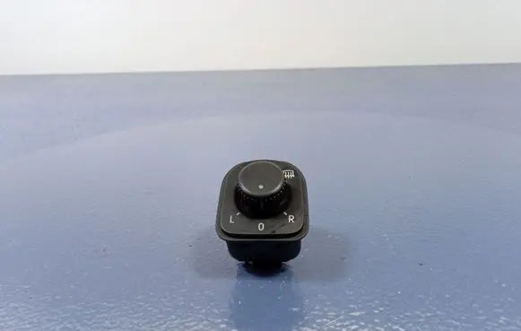 Volkswagen Golf V Mirror heating switch 1K0959565K