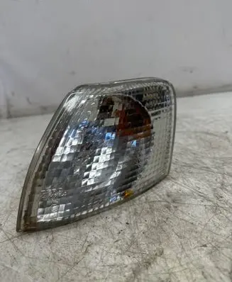 Volkswagen PASSAT B5 Front indicator light 084411516LF