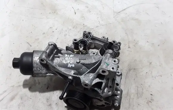 Mercedes-Benz GLE W167 Oil filter mounting bracket A6541805700