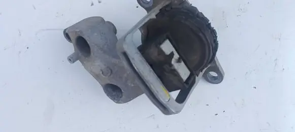 Engine mount bracket