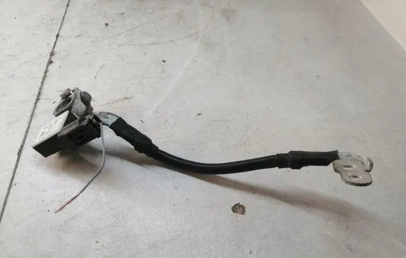 Hyundai i30 Positive cable (battery) 37180A6000 6510981 40NDA04154