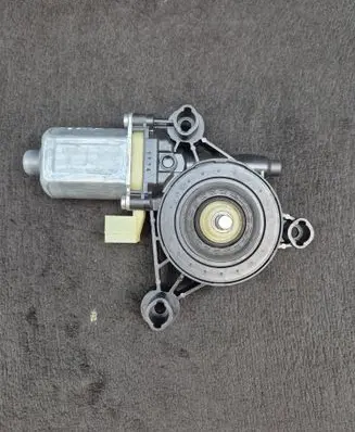 Audi Q7 4M Front door window regulator motor 8W0959802