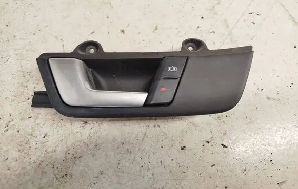 Audi A4 S4 B6 8E 8H Front door interior handle 8E1837019