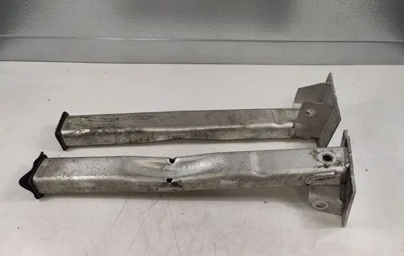 Peugeot 3008 I Front bumper shock/impact absorber 