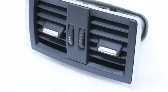 Rear air vent grill