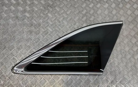 KIA Sorento Rear side window E000008