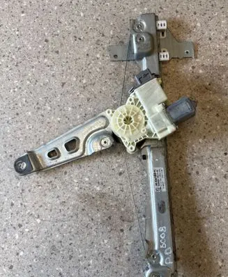 Peugeot 5008 Front door window regulator with motor 9682808880 914389101 912026105