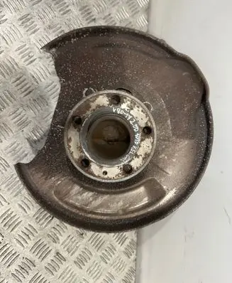 Rear wheel hub spindle/knuckle