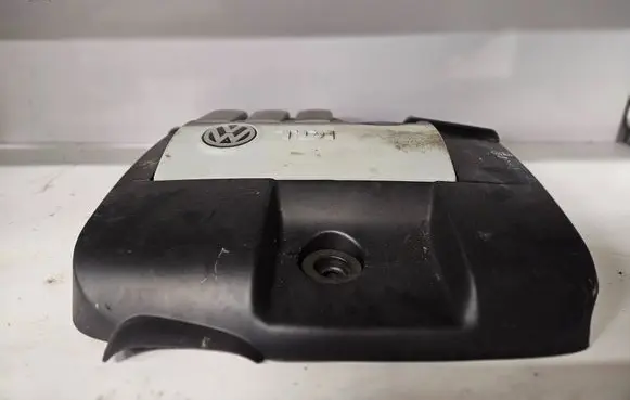 Engine cover (trim)