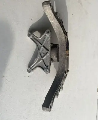 Maserati Ghibli Other engine bay part 670003953 670001542