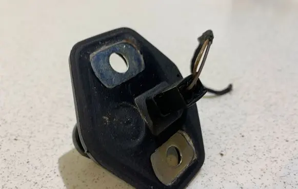 BMW 5 E39 Front door lock loop/hook striker 8176350