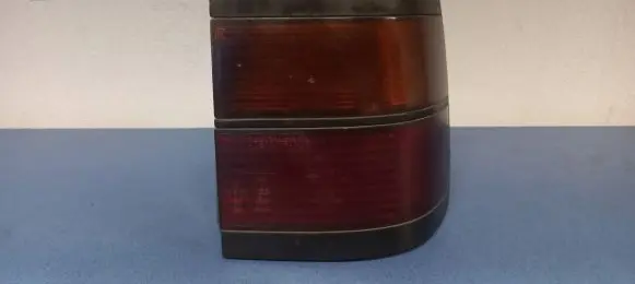 Volkswagen PASSAT B3 Rear/tail lights 333945257