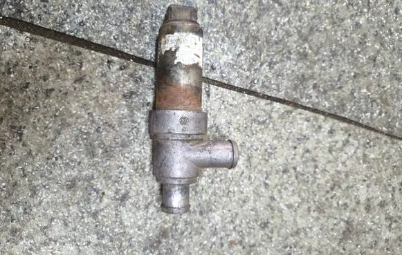 Audi 100 200 5000 C3 Idle control valve (regulator) 