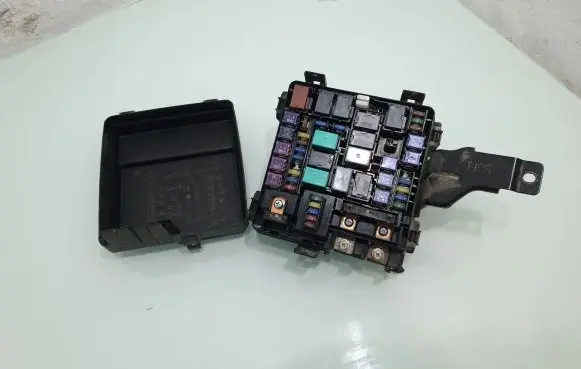 Honda FR-V Fuse box set
