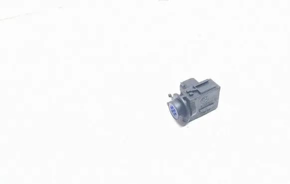 BMW 3 E90 E91 Air quality sensor 9136607