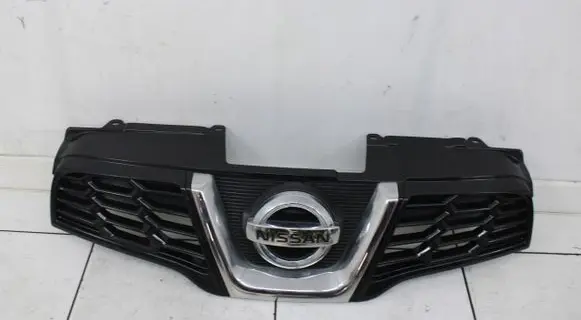 Nissan Qashqai Front bumper upper radiator grill 62310BR00A