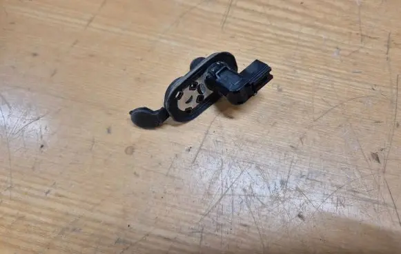 Honda CR-V Front door sensor 