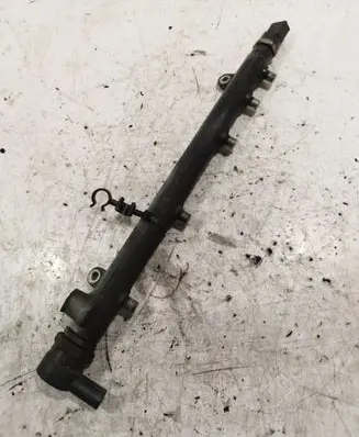 Mercedes-Benz E W211 Fuel main line pipe a6110700395 0445214038