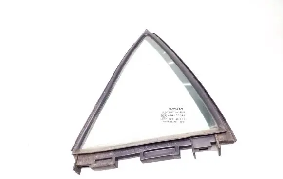 Toyota Auris 150 Rear vent window glass 43R00048 AS2 6818902090