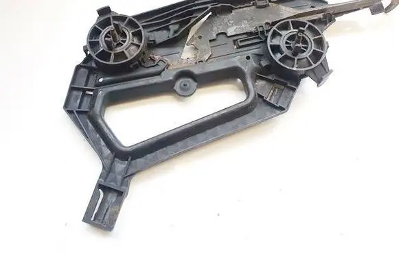 Headlight/headlamp mounting bracket