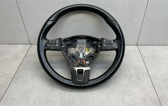 Volkswagen Tiguan Steering wheel