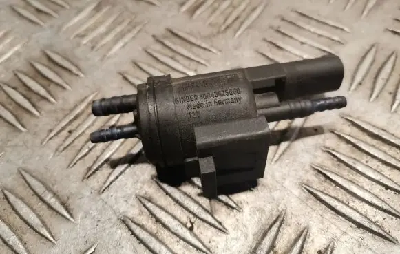 Mercedes-Benz E W211 Turbo solenoid valve 0025401497