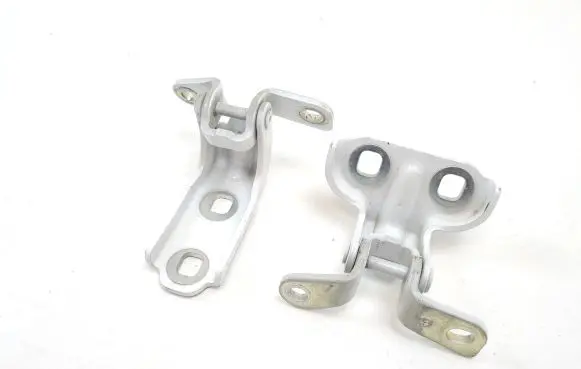 Chevrolet Orlando Rear door upper hinge