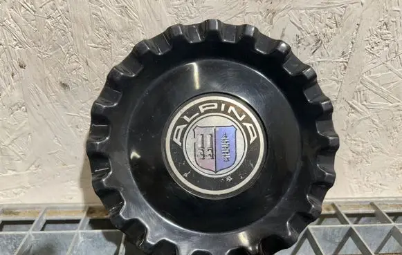 BMW 5 F10 F11 Non-original wheel cap