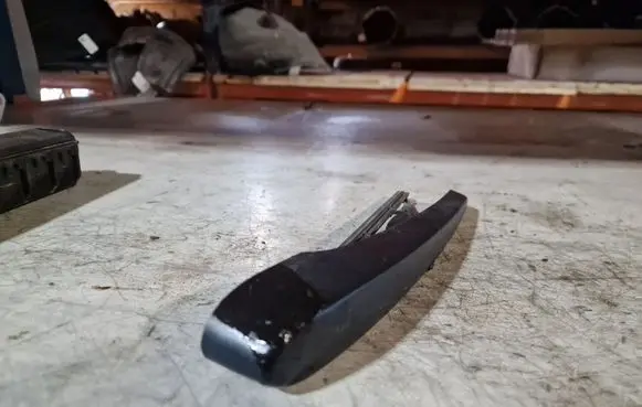 Buick Encore I Rear wiper blade arm 