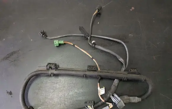 BMW 3 E90 E91 EUR ISO radio connector 7570603