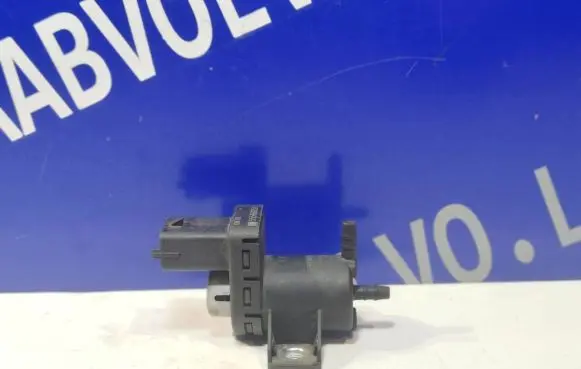 Saab 9-5 Engine mount vacuum valve 55566051