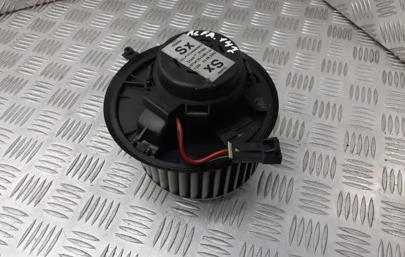 Alfa Romeo 147 Front door blower motor 52488448