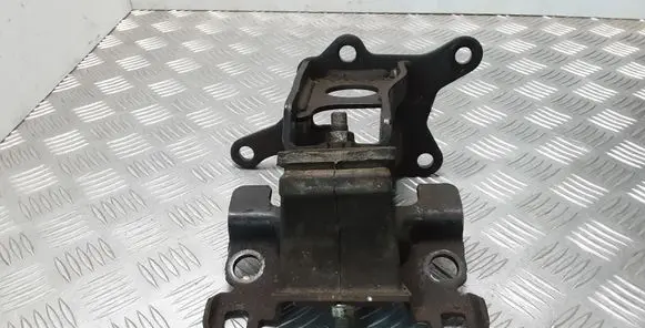 Nissan Navara D23 Engine mounting bracket