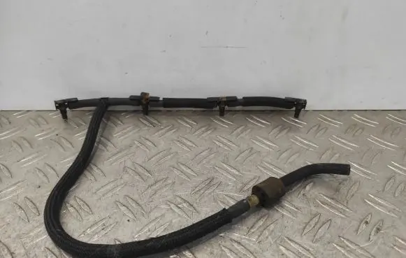 Audi A4 S4 B8 8K Fuel injector supply line/pipe 
