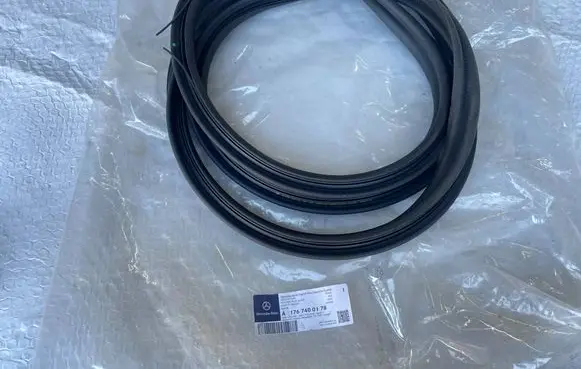Mercedes-Benz A W176 Trunk rubber seal (body) A1767400178BLCP A1767400178 1767400178