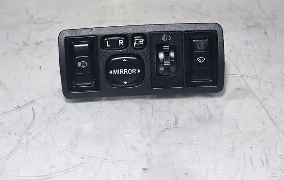 Toyota Avensis T250 Wing mirror switch 183575 156762