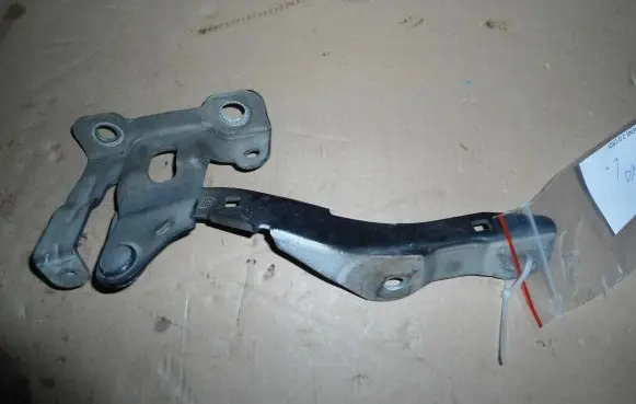 KIA Carens II Engine bonnet/hood hinges
