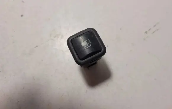 Volkswagen Golf IV Fuel tank opening switch 3B0959833