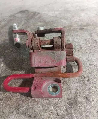 Volkswagen Golf V Front door lower hinge 1K0831415