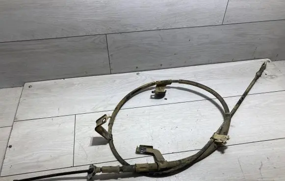 Toyota Hilux (AN10, AN20, AN30) Hand brake release cable 