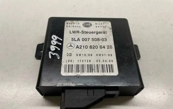 Mercedes-Benz E W210 Light module LCM 2108206426 A2108206426